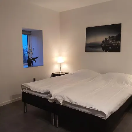 Molshojgard * Knebel