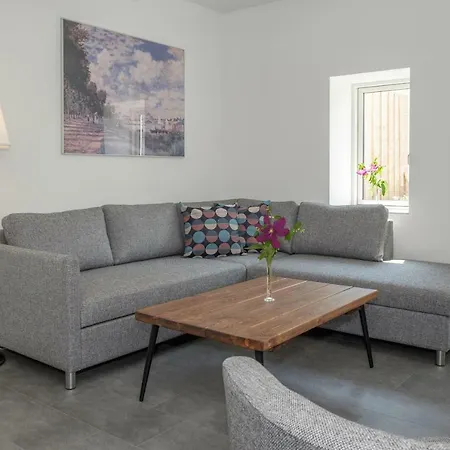 Molshojgard Apartment Knebel