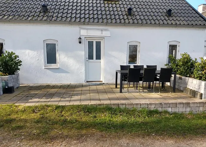 Апартаменты Molshojgard Knebel