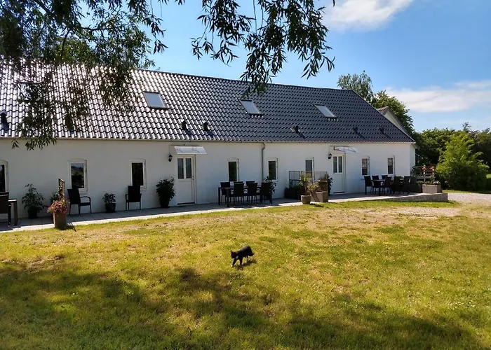 Molshojgard * Knebel