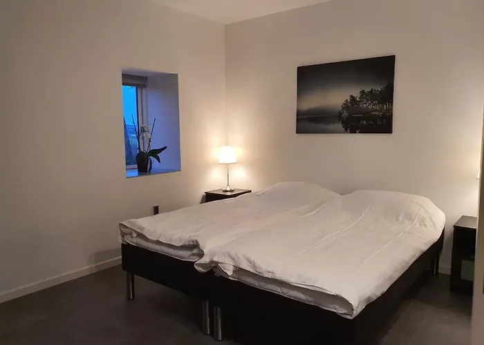 Molshojgard * Knebel