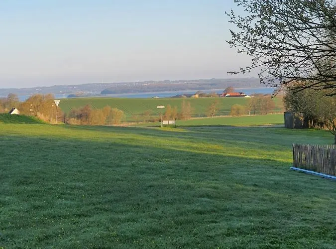 Апартаменты Molshojgard Knebel