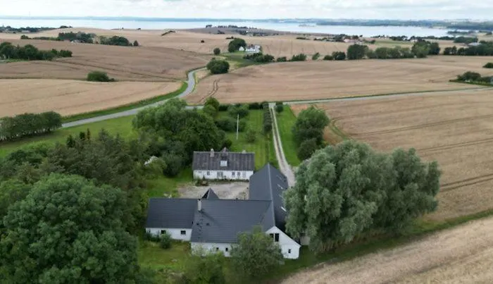 Molshojgard * Knebel