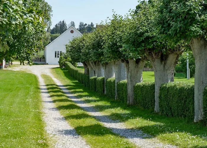 Molshojgard * Knebel