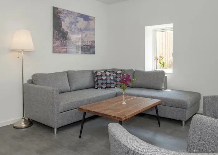 Molshojgard Апартаменты Knebel